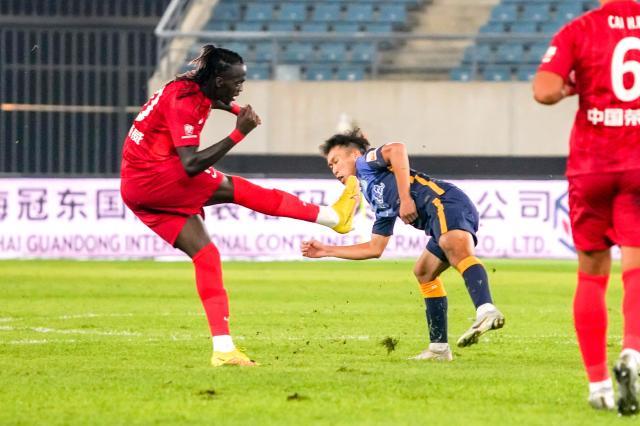 乐鱼乐鱼体育官网下载-【中超】王燊超破门恩迪亚耶爆射 海港2比0广州城