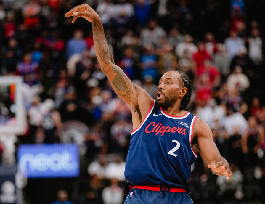 乐鱼网页版登录入口官网-真战神！小卡31分钟爆砍45分，快船全场轰153分，25分大胜森林狼